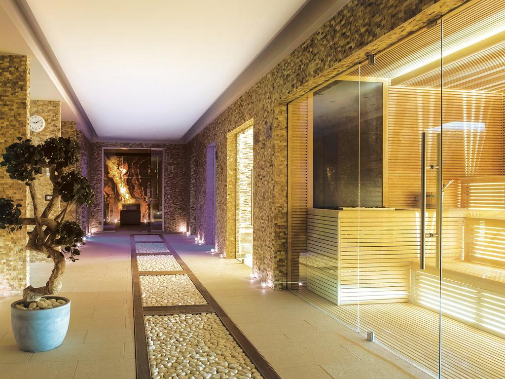Premier Palace Spa Hotel بوخارست المظهر الخارجي الصورة The spa at The Dorchester