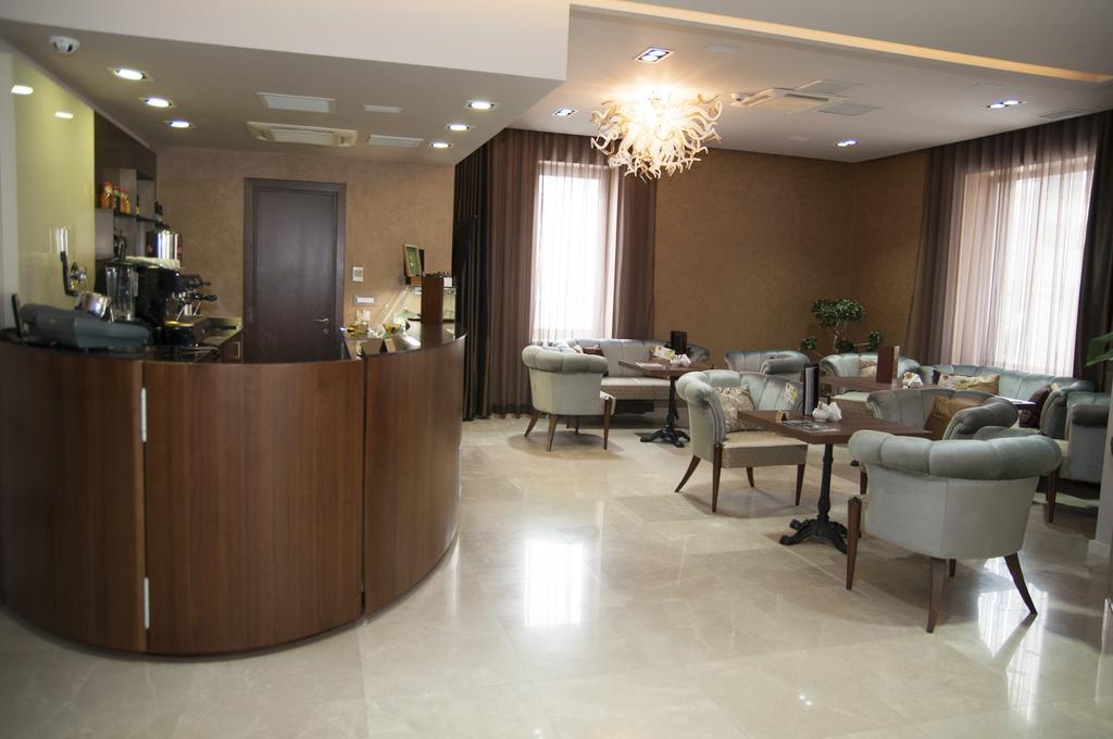 Premier Palace Spa Hotel بوخارست المظهر الخارجي الصورة The lobby of the hotel