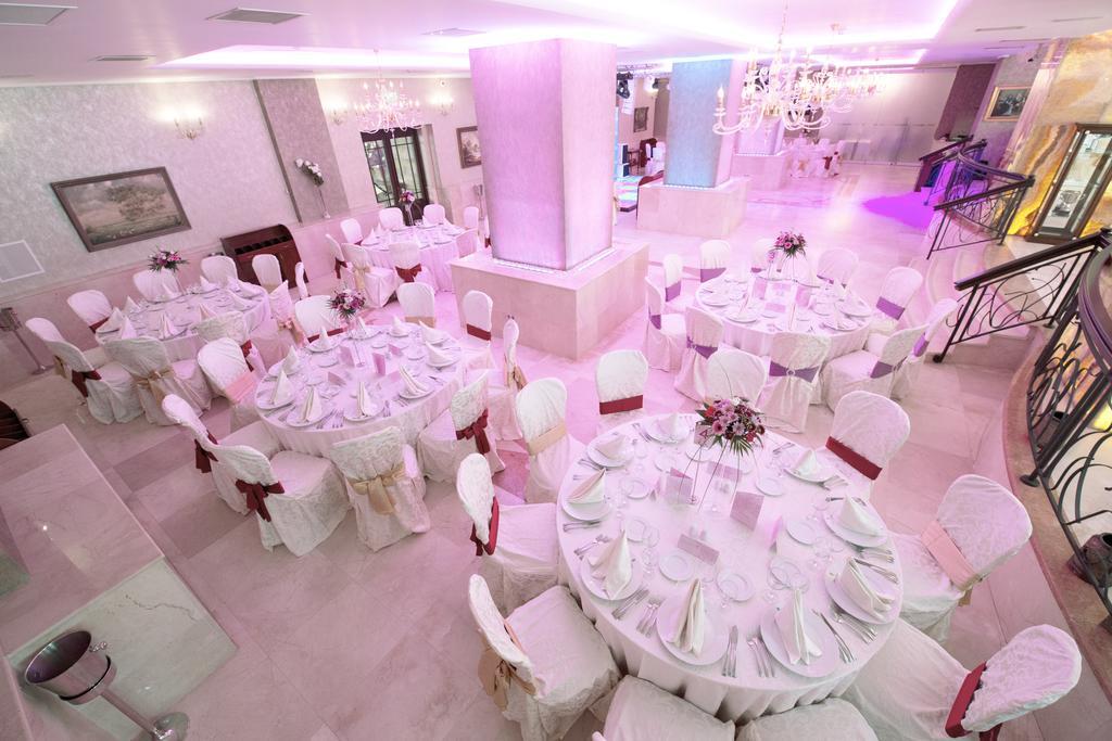 Premier Palace Spa Hotel بوخارست المظهر الخارجي الصورة The interior of the restaurant