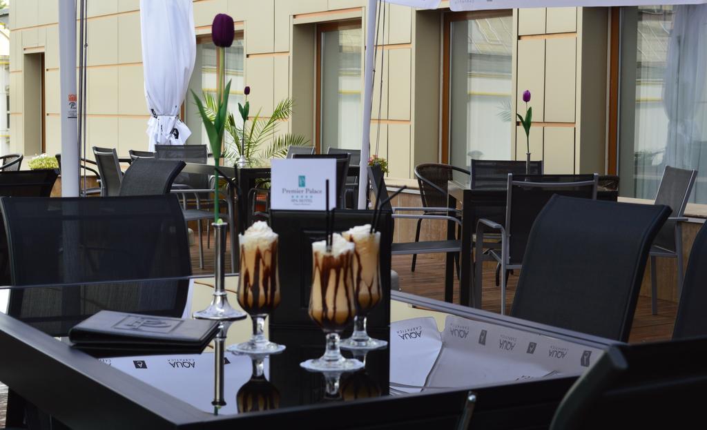 Premier Palace Spa Hotel بوخارست المظهر الخارجي الصورة A coffee table
