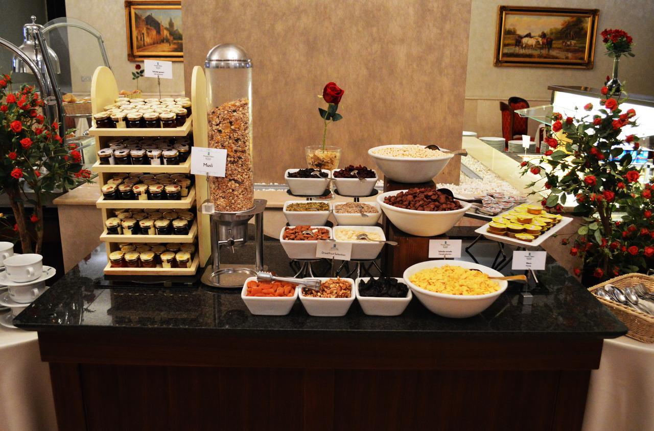 Premier Palace Spa Hotel بوخارست المظهر الخارجي الصورة A breakfast buffet